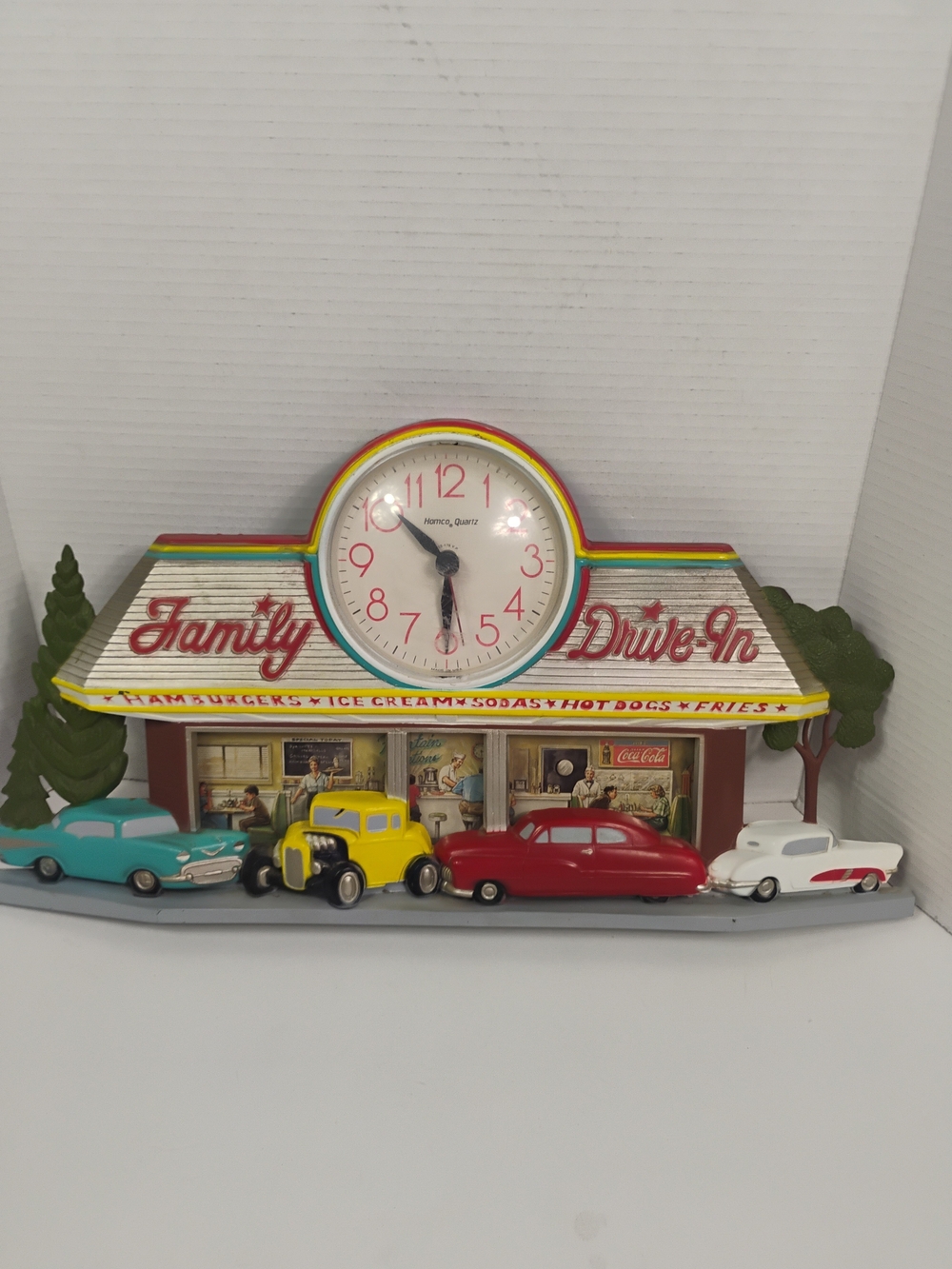 Family Drive-In Wall Clock Decor - Multicolor Retro Diner